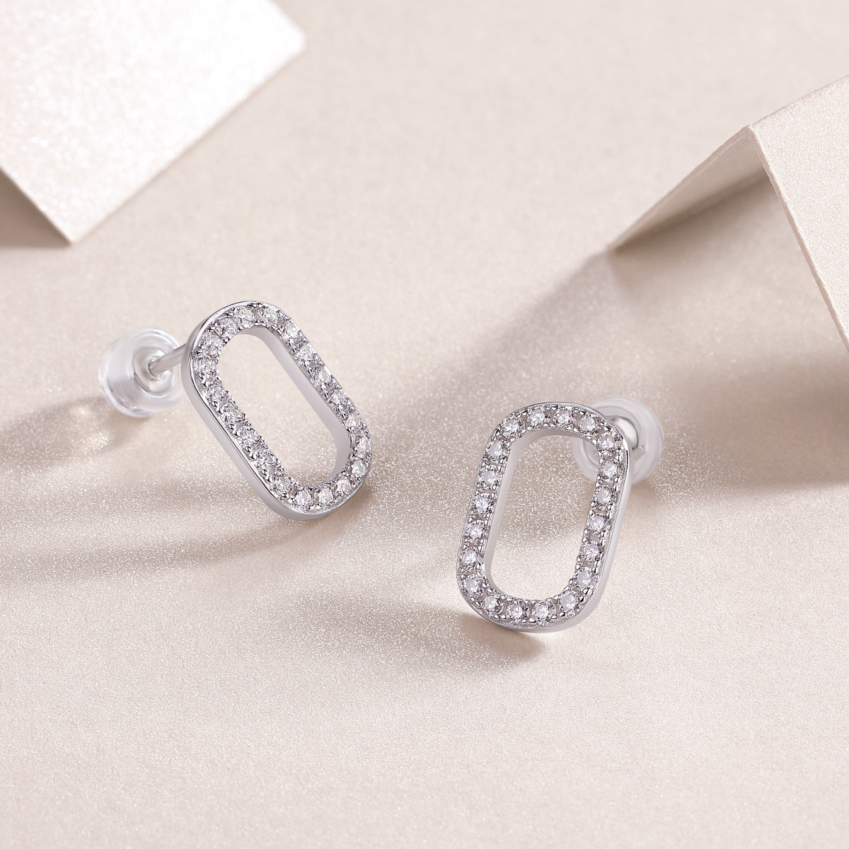 “Elegant Simplicity: Trendy Moissanite Jewellery Set with S925 Sterling Silver and Platinum-Plated Earrings”