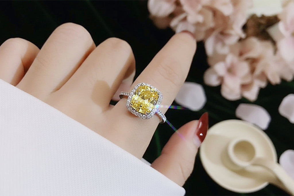 “Trendy White Gold Engagement Rings for Women - Bridal Wedding Jewellery”