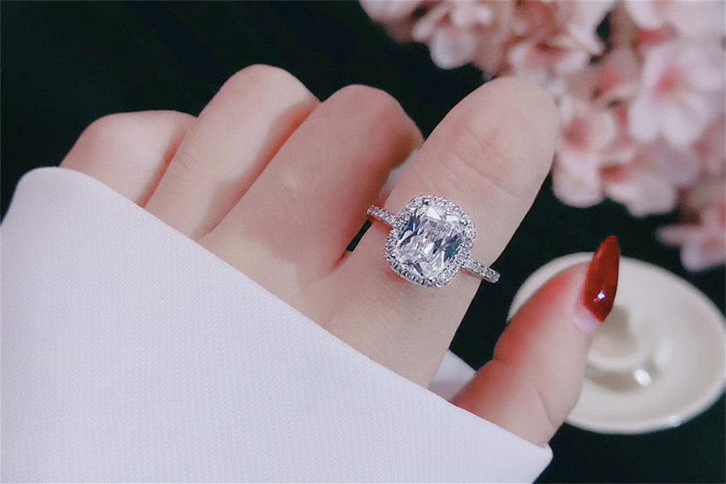 “Trendy White Gold Engagement Rings for Women - Bridal Wedding Jewellery”